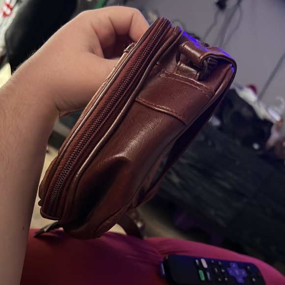 Vintage ALiz brown two tone crossbody purse 4 zipper pockets on the outside - Picture 9 of 10